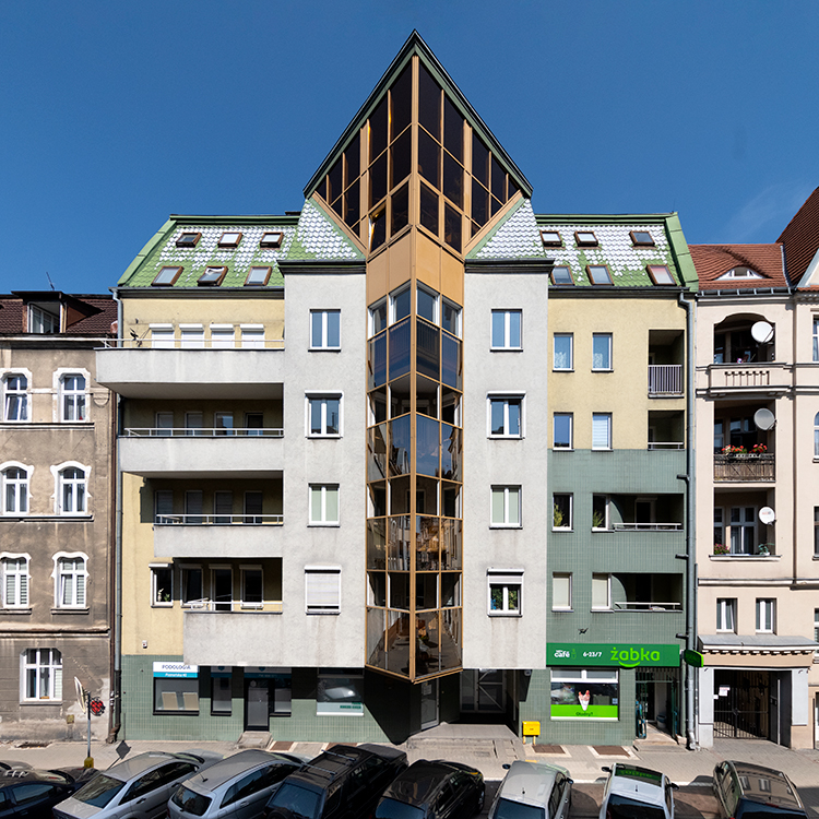 _PZM6885_250125